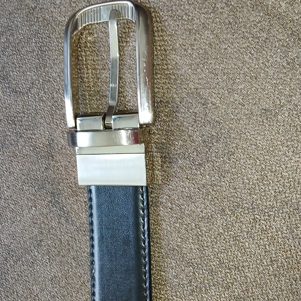 Leather belt men's 38  leather Silvertone Buckle And Keeper